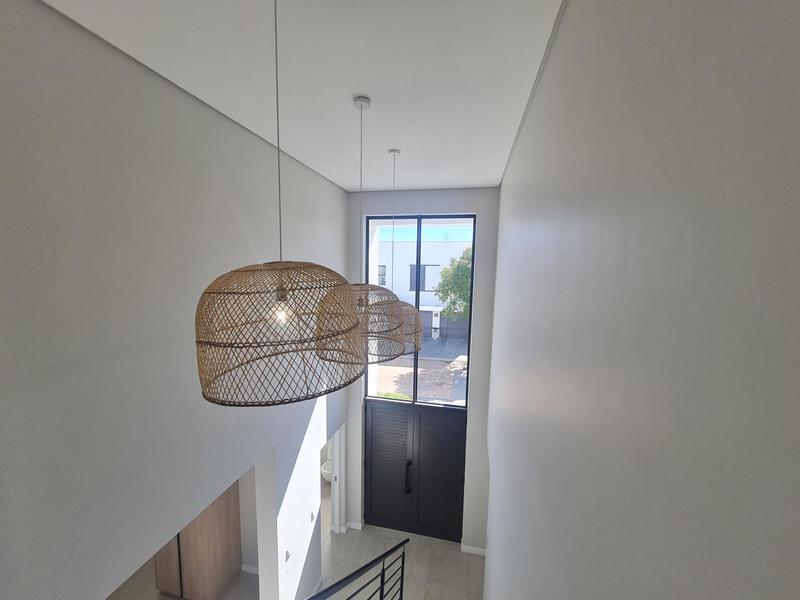 To Let 4 Bedroom Property for Rent in Croydon Western Cape